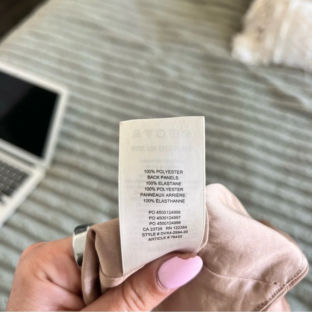 Aritzia Sonnet Satin Tank- XS - Picture 6 of 6